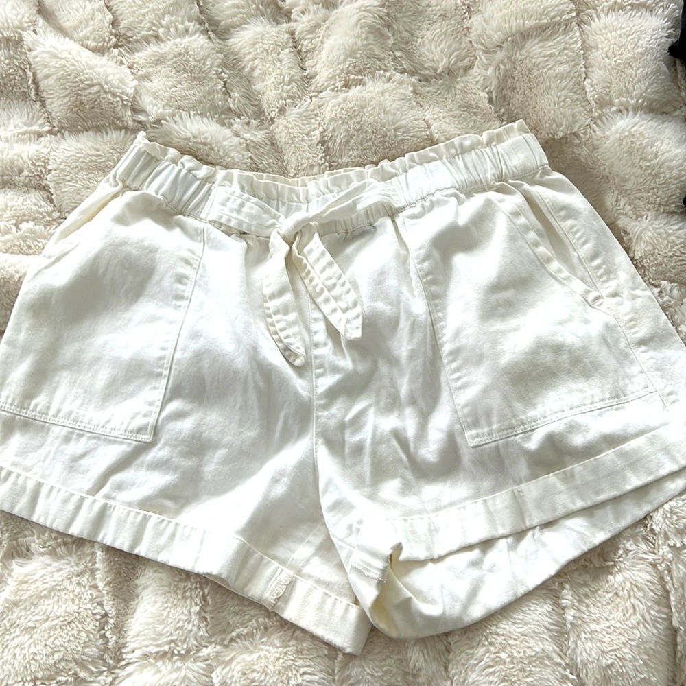 White Aerie linen shorts